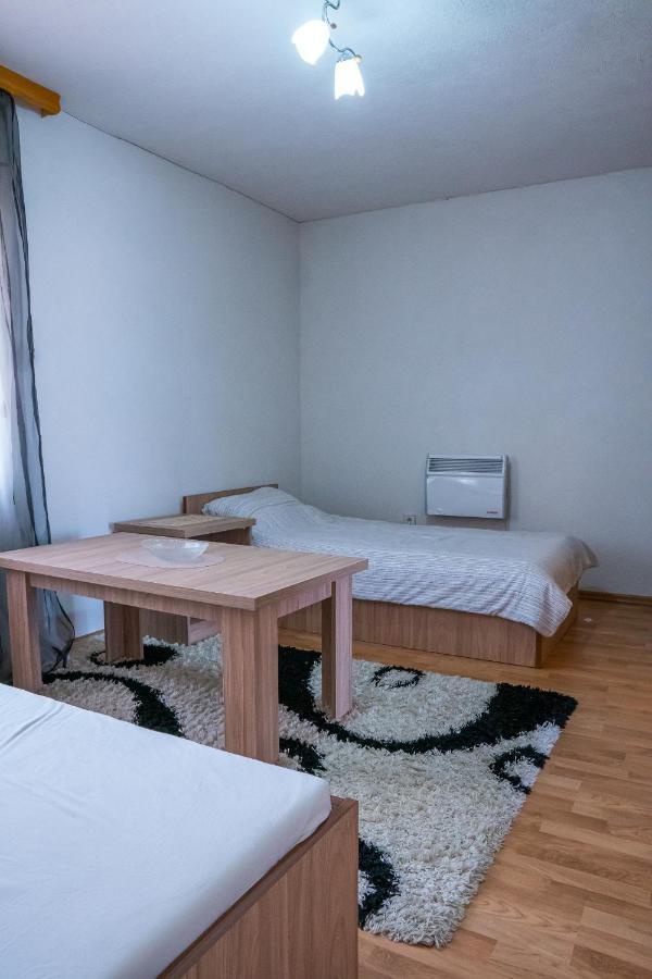 Apartmani Hadzic Zivinice Bagian luar foto