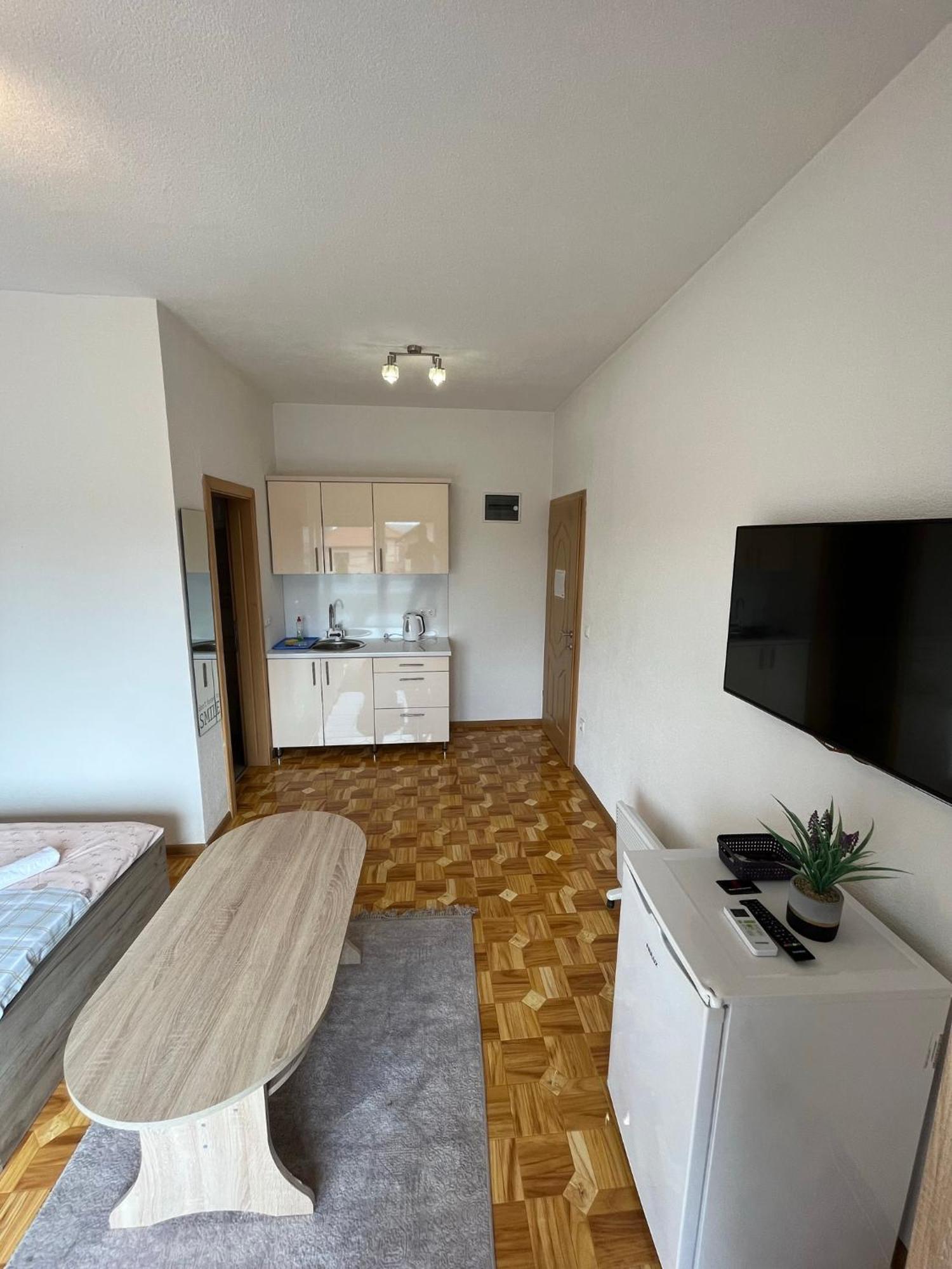 Apartmani Hadzic Zivinice Bagian luar foto